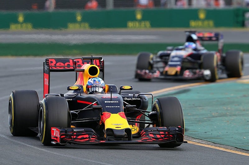 f1-australian-gp-2016-daniel-ricciardo-r