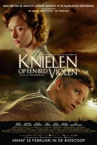 knielen-op-een-bed-violen-d45-thumb.jpg