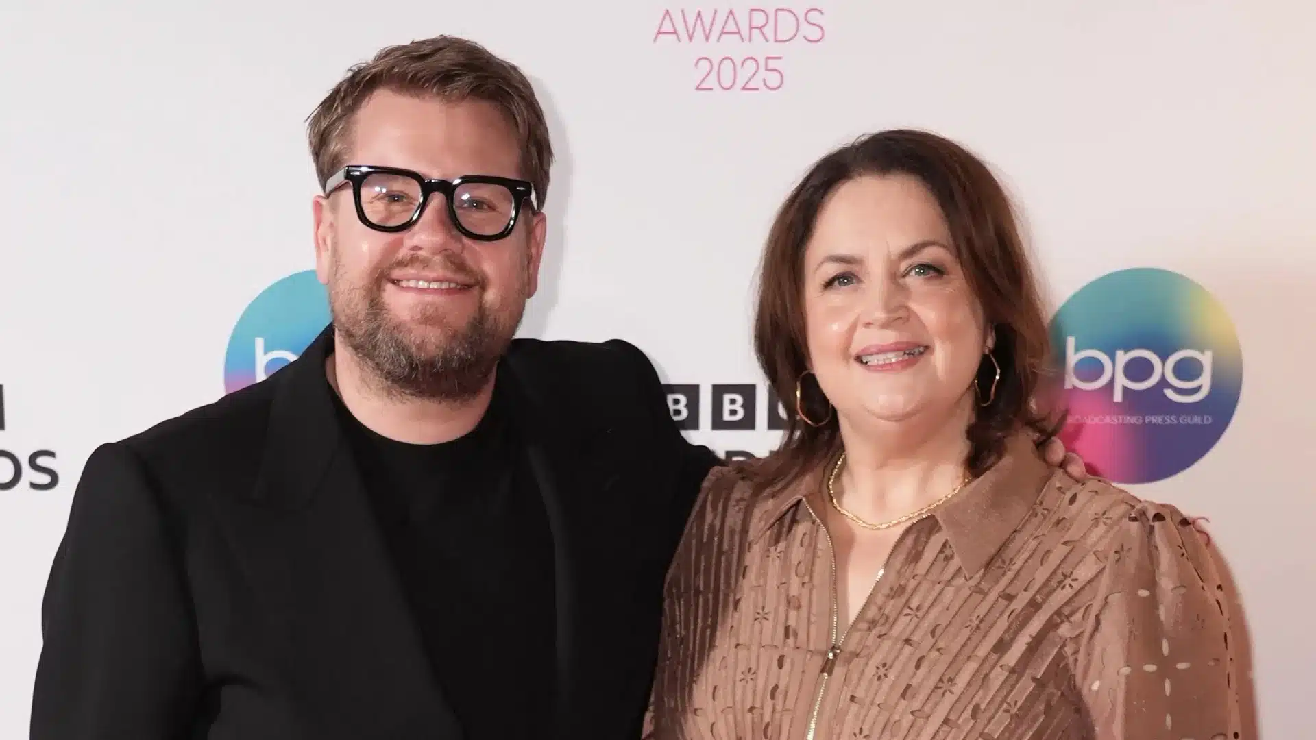 James Corden en Ruth Jones herenigen zich voor nieuw Apple TV-project