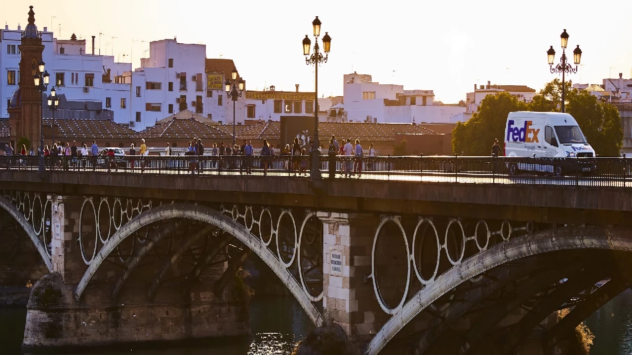 FedEx test hoe ver AI kan gaan bij pakkettracking en retourbeheer